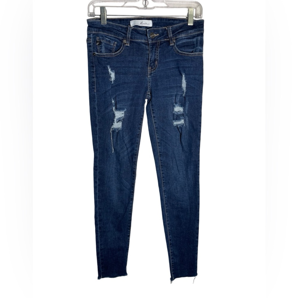 KanCan jeans size 26 Estilo distressed‎ Cropped Blue jeans with raw hem 💙💙